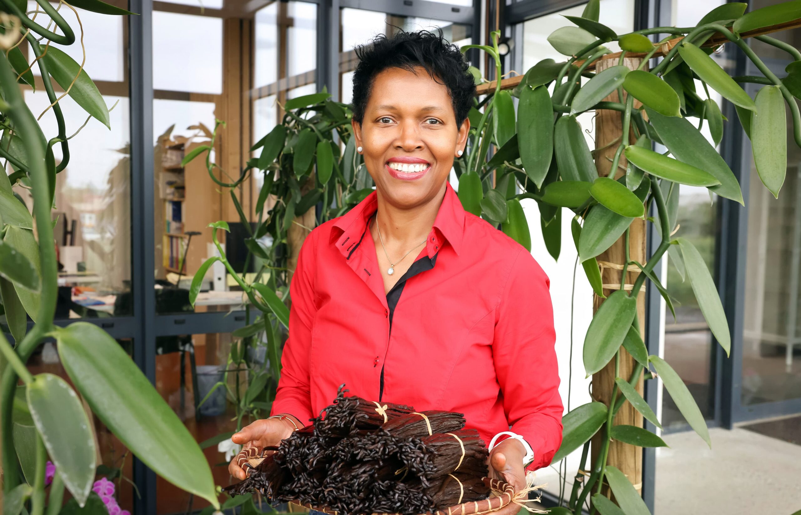 Lucia RANJA-SALVETAT Gérante de la SAS Laline Saveurs distributeur de Vanille RANJA sous la marque Vanille LAVANY